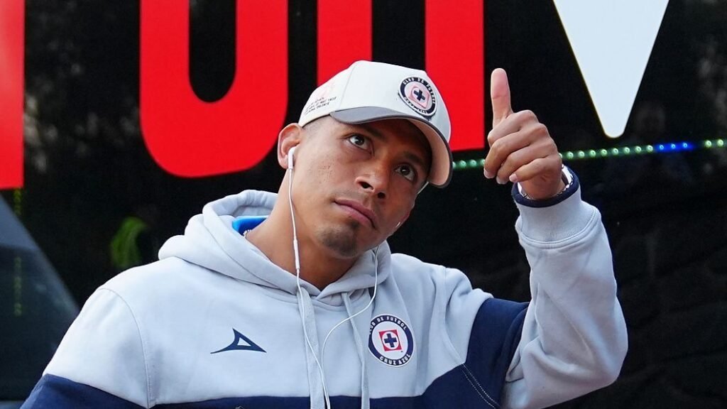 Ángel Sepúlveda rompe la racha negativa de delanteros veteranos en Chivas