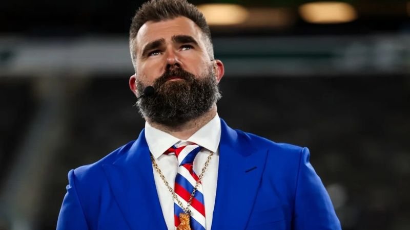 Jason Kelce se disculpa: 'No estoy orgulloso de ello' tras arrojar un celular a un aficionado que lo insultó con homofobia