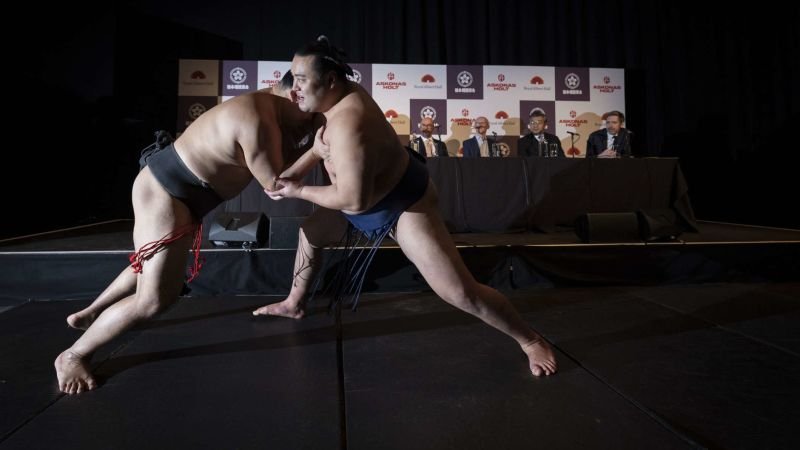 La emocionante competencia de sumo regresa a Londres después de 34 años