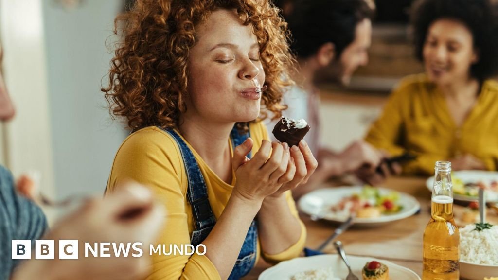 La razón por la que siempre hay lugar para el postre, según un anatomista