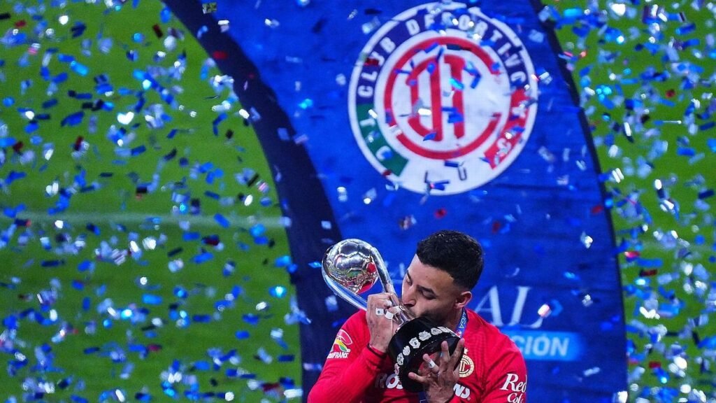 La revancha de Alexis Vega frente a Tigres que lo hizo 'llorar como un niño' con Chivas