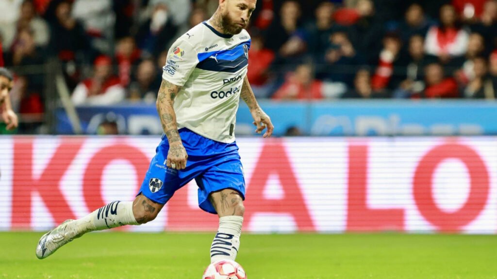 Sergio Ramos desperdicia un penalti al estilo Panenka y su equipo sufre una goleada de seis goles.