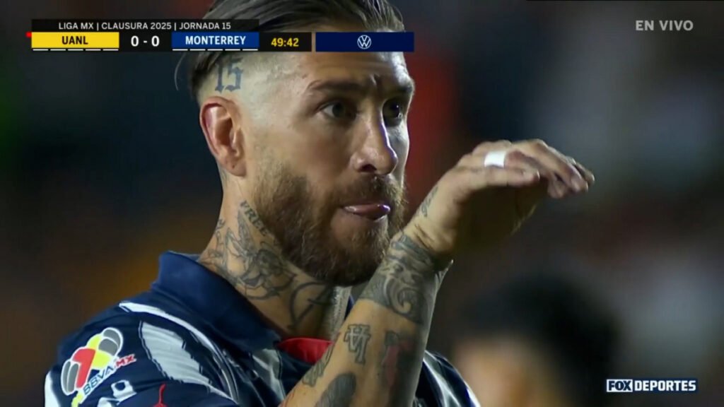 Sergio Ramos se burla del portero de Tigres con una 'amenaza' de penalti al estilo Panenka