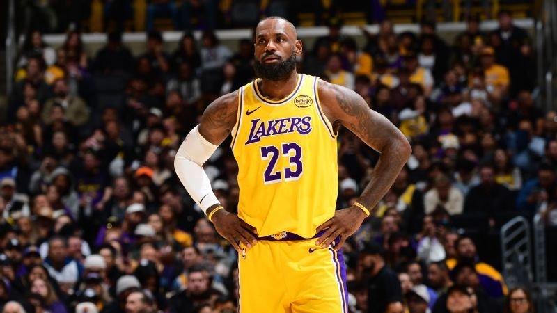 ¿En qué se destaca la racha de 20 puntos de SGA frente a otros logros anotadores en la historia de la NBA?