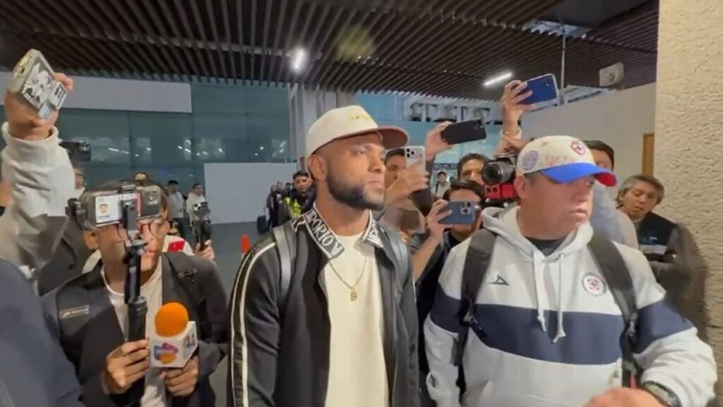 ¿Por qué Miguel Borja todavía no ha comenzado a firmar autógrafos del Cruz Azul?