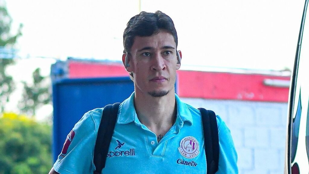 América reanuda su interés por Dourado, pero necesita hacer espacio en su plantilla