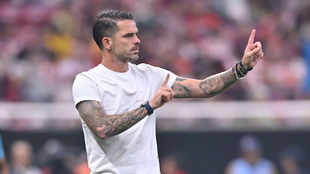 Comparando las trayectorias de Milito y Gago en Chivas: similitudes y diferencias