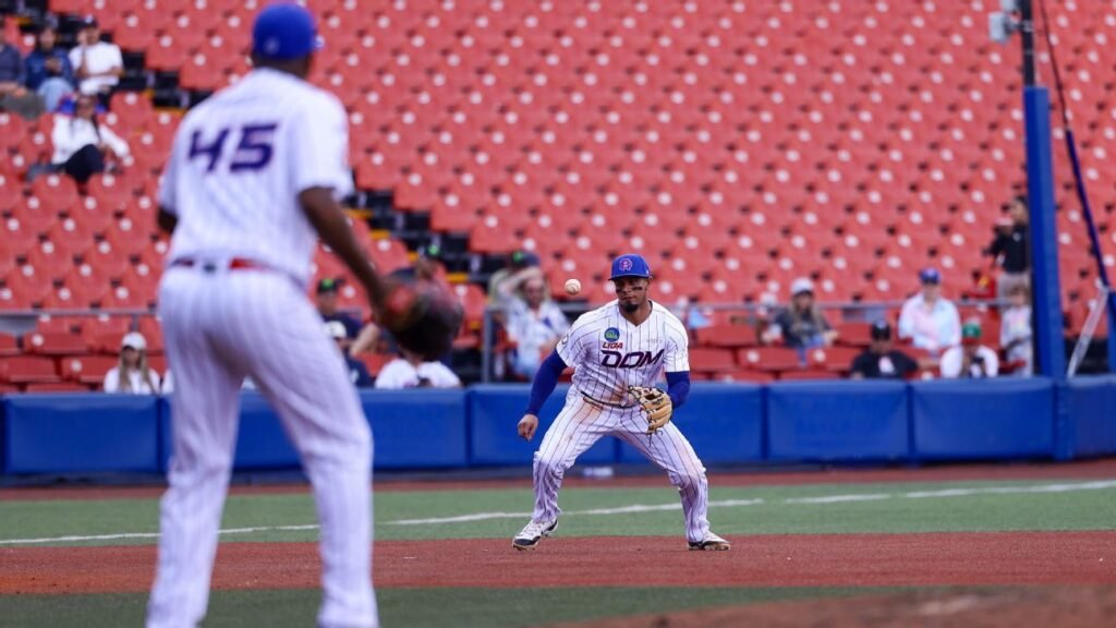 Dominicana lanza un poderoso ataque en la cuarta entrada y se impone en el marcador