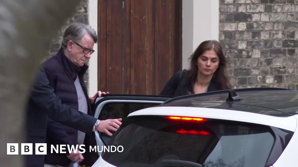 Exembajador británico en EE.UU., Peter Mandelson, queda libre bajo fianza tras su arresto por presunta mala conducta pública