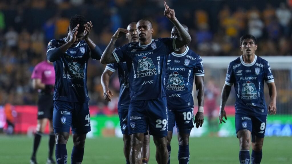 Los fallos de Tigres facilitaron la victoria de Pachuca en el Estadio Universitario