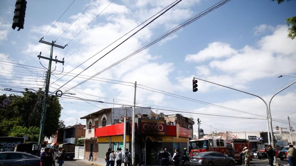 Capturan a seis personas por incendiar vehículos y negocios en Querétaro