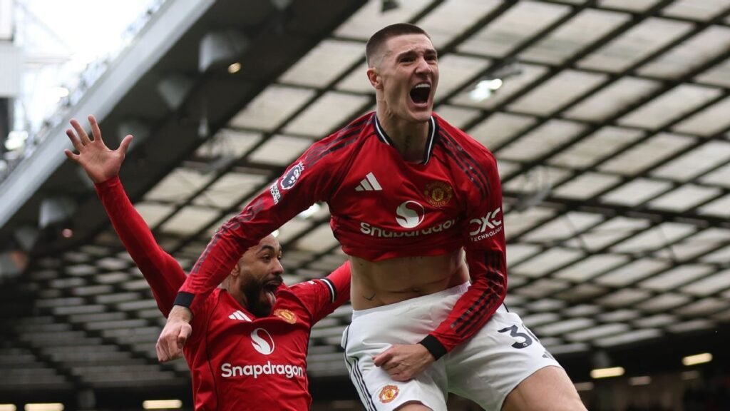 El Manchester United vence al Aston Villa y se queda con el tercer puesto en solitario.