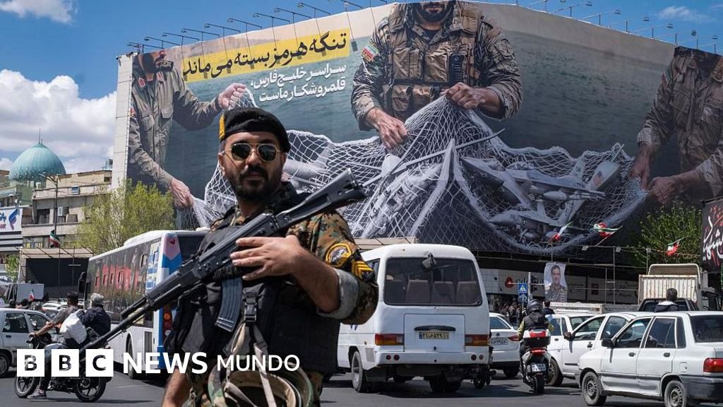 Irán cierra nuevamente el estrecho de Ormuz al acusar a EE.UU. de "piratería" por su bloqueo naval