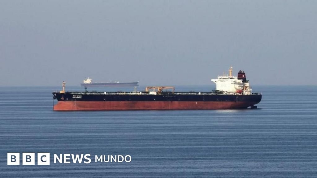 Irán se ríe de Trump y exigirá peaje en el estrecho de Ormuz tras su cambio de régimen marítimo
