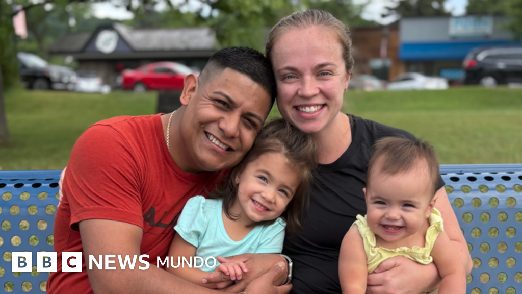 Mujeres estadounidenses que buscan una nueva vida en México junto a sus maridos deportados