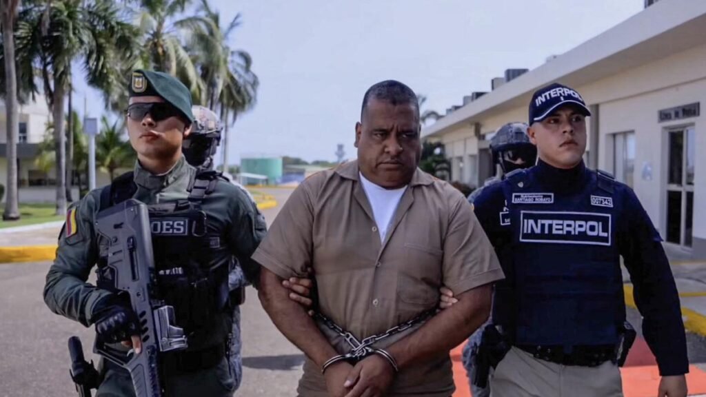 Colombia entrega a "Araña", líder narco de la disidencia de las FARC