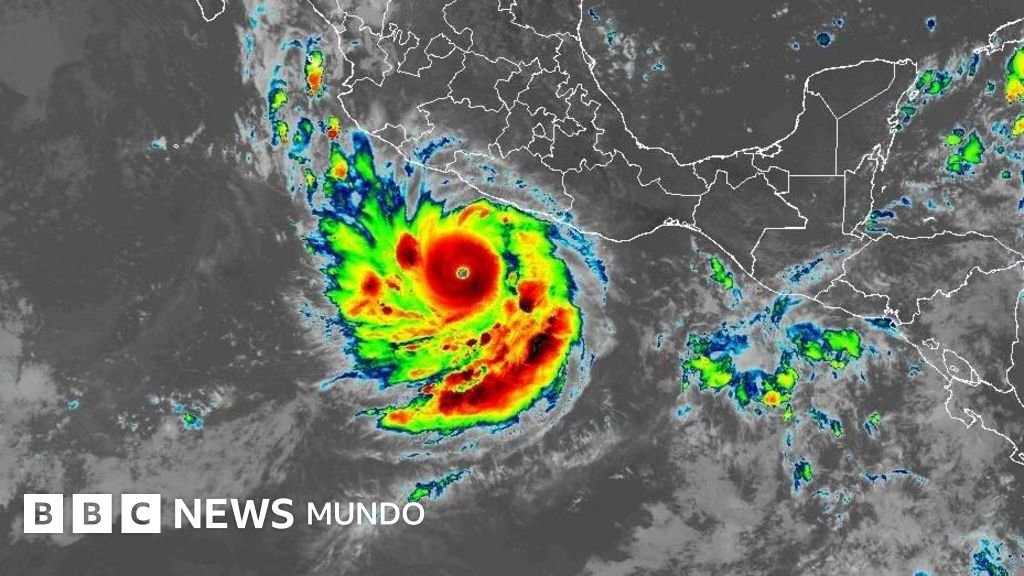 El huracán Polo se eleva a categoría 5 en un abrir y cerrar de ojos, poniendo en alerta las costas mexicanas.
