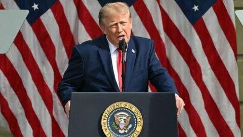 Trump reflexiona sobre 25 años de los ataques del 11-S: 'Luchamos hoy porque no tenemos otra opción'
