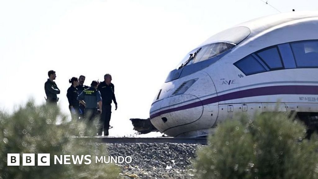 "Retorno a la normalidad": análisis de las grabaciones entre el operador y los maquinistas del choque de trenes en España